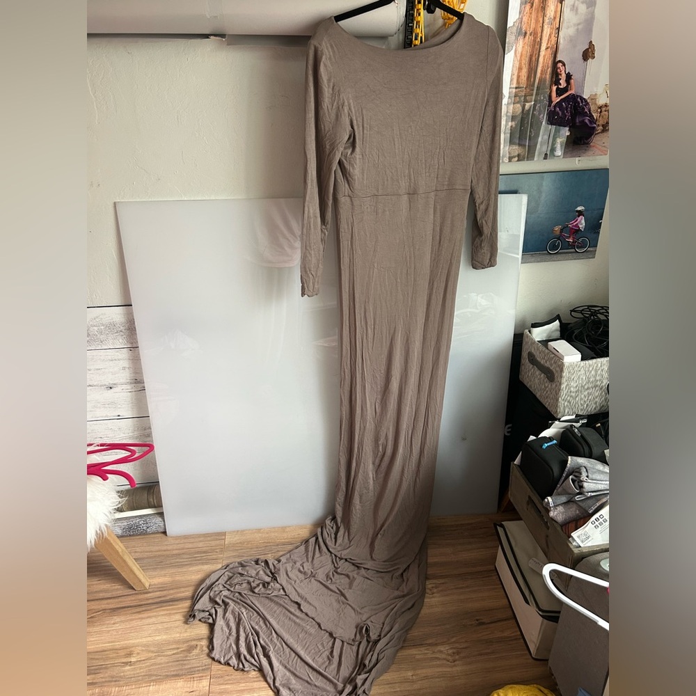 Sew trendy Maternity long sleeve gown with small train